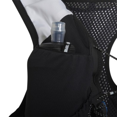 Chaleco Adidas Terrex Trail Running PB blanco negro detalle bolsillo soft flask