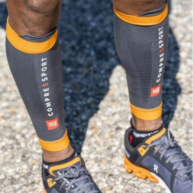 Pernera Compresion Compressport R2 3.0 naranja acción