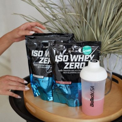 Biotech Iso Whey Zero Lactose reduced proteína en polvo 500gr Fresa batido