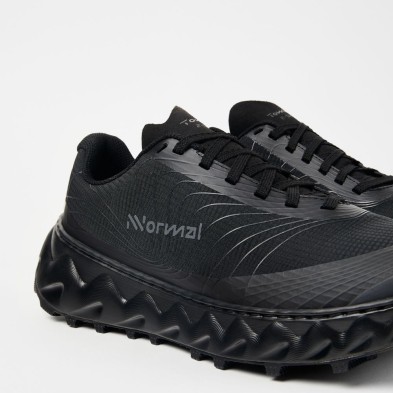 Zapatillas NNormal Tomir 2.0 negro