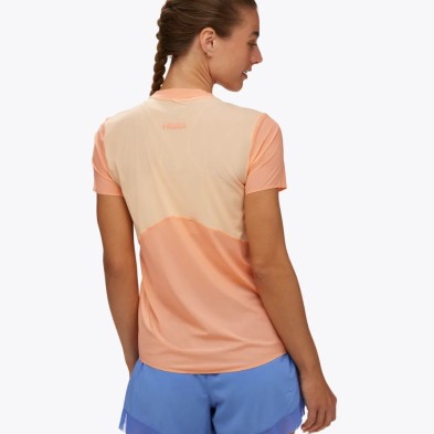 Camiseta M/corta Hoka Airolite Run mujer salmón espalda