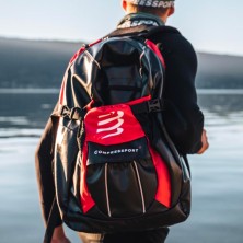 Mochila GlobeRacer compressport roja y negra