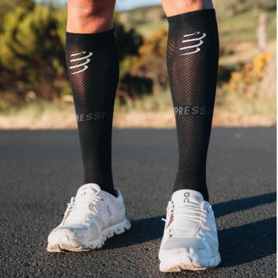 Calcetines Compressport Full Socks Oxygen negro