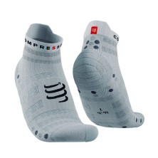 Calcetines Compressport Pro Racing Socks v4.0 Ultralight Run Low blanco aleación