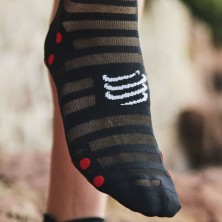 Calcetines Compressport Pro Racing v4.0 Ultralight Run Low Black/Red ultraligeros