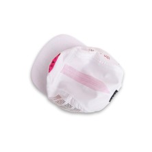 Gorra Running Vaga Feather Racing Cap White/Neon Pink /Flame Red ligera como una pluma