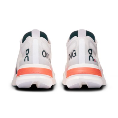 Zapatillas On Running Cloudboom Strike mujer blanco negro naranja talones