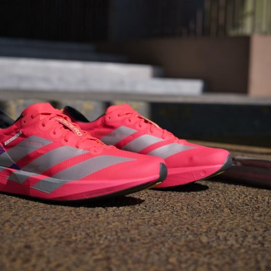 Zapatillas Adidas Adizero Adios 9 Hombre Lucid Red/Cloud White/Pure Sulfur detalle puntera