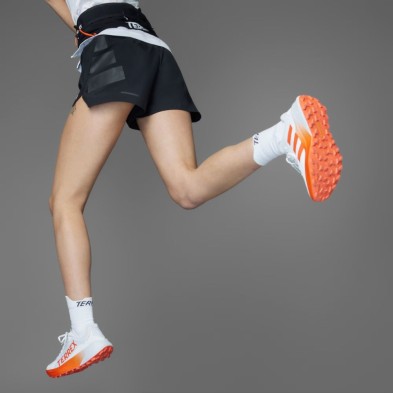 Pantalón corto Adidas Terrex Xperior 5" mujer negro abertura lateral