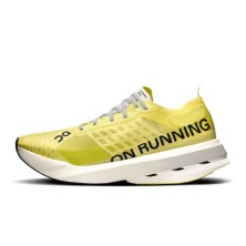 Zapatillas On Running Cloudboom Strike hombre amarillo perfil interior logo
