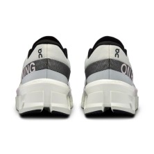 Zapatillas On Running Cloudmonster 2 hombre blanco gris talones