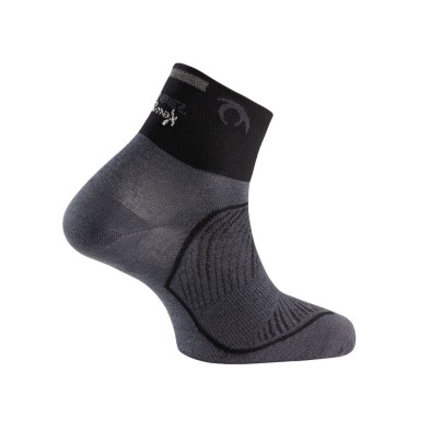 Calcetines Lurbel Race Three Gris/Negro corte bajo sin costuras en el perímetro
