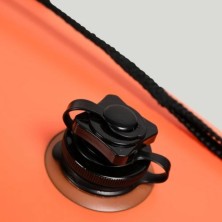 Boya Arena aguas abiertas con bolsa impermeable 17 L Naranja/ Amarillo detalle válvula camara inflable