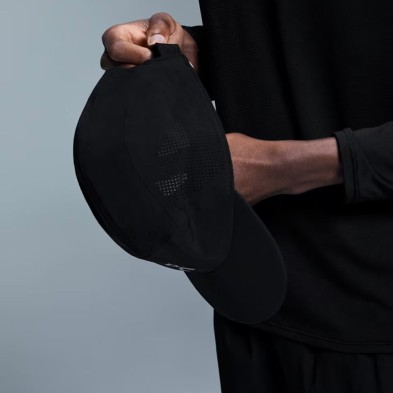 Gorra On Running Performance Cap negro 5 paneles