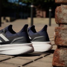 Zapatillas Adidas Ultraboost 5 Hombre Dark Blue/ Zero Metalic/ Legend Ink estabilidad