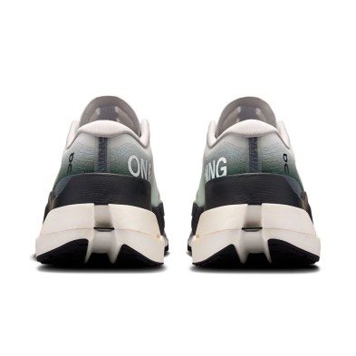 Zapatillas On Running Cloudboom Max hombre White/ Black Protección en el talón para más confort en distancias largas
