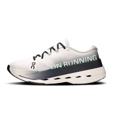 Zapatillas On Running Cloudboom Max hombre blanco negro Pensadas para completar maratones en cuatro horas o más