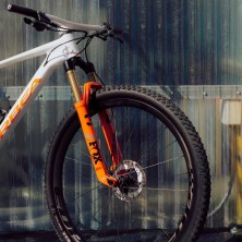 Limpiador Grezzy+ Hydrofinish formula 500ml realza el color de tu bici