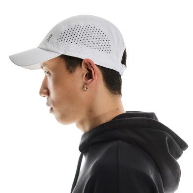 Gorra On Running Lightweight Cap White paneles laterales microperforados Gorra On Running Lightweight Cap White paneles laterales microperforados