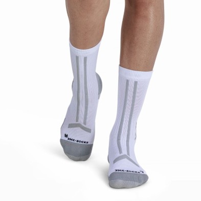 Calcetines X-bionic X-Socks Trailrun Discover Crew blanco y gris pies sin ampollas Calcetines X-bionic X-Socks Trailrun Discover Crew blanco y gris pies sin ampollas
