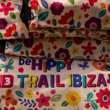 Bolsa Hippy 3 Días Trail Ibiza 2025 3DTI flores colores