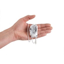 Linterna frontal Petzl Swift LT 380 lúmenes White cabe en la palma de la mano