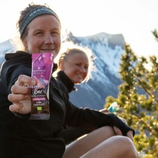 Barrita Moonvalley Vegan Energy Bar Oat & Dates Chocolate y Sal Marina emelie fosberg