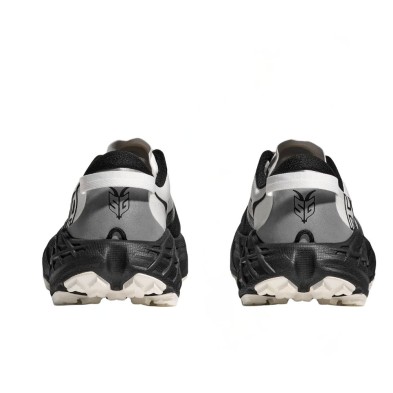 Zapatillas Hoka Speedgoat 7 Hombre Black/ White drop 5 mm