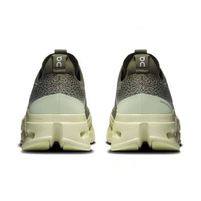 Zapatillas On Running Cloudsurfer Max Hombre Olive Seedling fluidez y suavidad