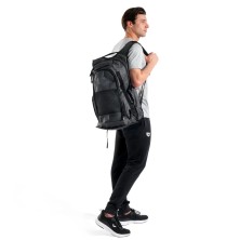 Mochila Arena All Set Backpack 45 combina funcionalidad, comodidad y un diseño práctico y deportivo