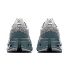 Zapatillas On Running Cloudsurfer Max Hombre Iceberg Olive fluidez y suavidad