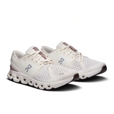 Zapatillas On Running Cloud X 4 mujer Ivory/ Heron perfectas para el gimnasio