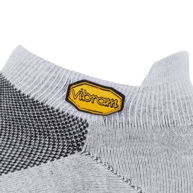 Calcetines Vibram 5TOE Athletic No Show Light Grey con tecnología coolmax para mantener tus pies secos