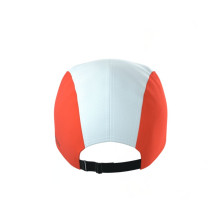 Gorra running Compressport 5 Panel Star White/ Tigerlily compacta y plegable