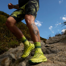 Zapatillas X-Bionic Terraskin X03 Electric Energy Dark Green máxima comodidad en carreras de trail de cualquier distancia