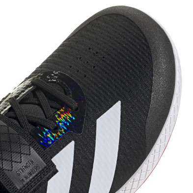 Zapatillas entrenamiento Adidas The Total Hombre Core Black White Pure Ruby fabricada con materiales recicaldos
