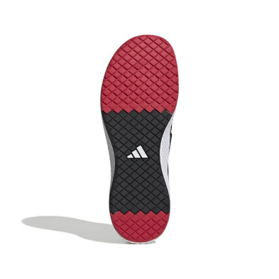 Zapatillas entrenamiento Adidas The Total Hombre Core Black White Pure Ruby suela de goma con muy buen agarre