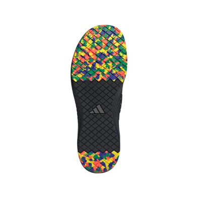 Zapatillas entrenamiento Adidas The Total Hombre Core Black/ Charcoal/ Lucid Blue suela de goma con muy buen agarre