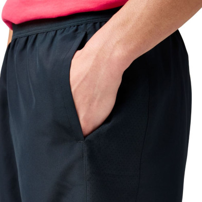 Pantalón running Brooks Dash Short 6" hombre negro dispone de dos bolsillos para las manos exteriores