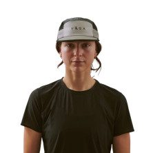 Gorra Running Vaga Club Cap Light Grey/ Mid Grey/ Black perfecta para deportes al aire libre