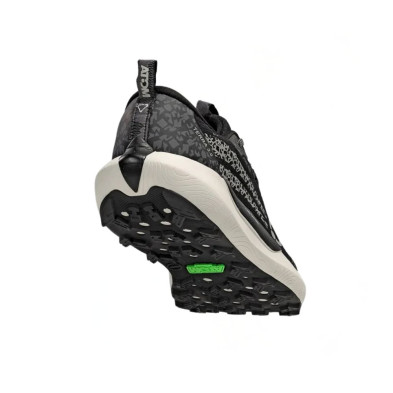 Zapatillas Atom Terra V3 AT201 Hombre negro y blanco zapatillas técnicas de trail running