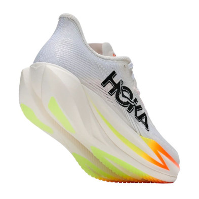 Zapatillas Hoka Cielo X1 3.0 Unisex Frost Black menos peso que las anteriores solo 213 gr