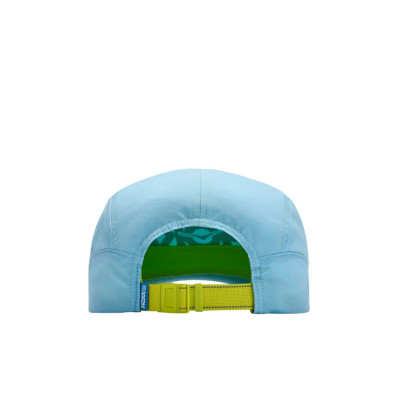 Gorra deportiva Hoka Run Hazy azul claro transpirable y ligera con cierre de hebilla