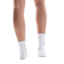Calcetines on running Elite Run Sock Mid White Ivory perfectos para carreras largas