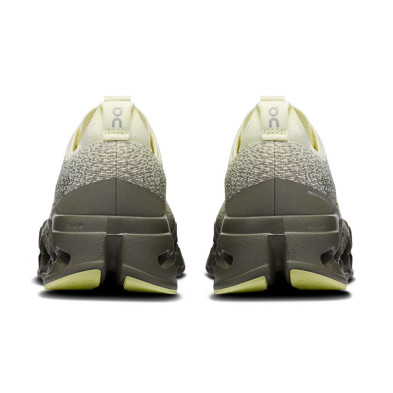 Zapatillas On Running Cloudsurfer Max mujer Seedling/ Olive  fluidez y suavidad