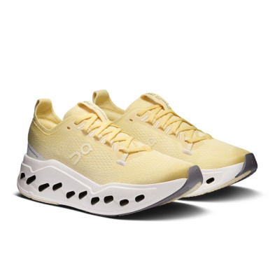Zapatillas On Running Cloudsurfer max Mujer Dijon/ Ivory absorción de impactos muy buena