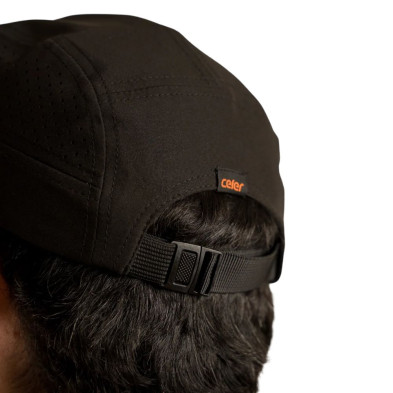 Gorra running Celer Beta Black ajuste trasero ajuste de máxima estabilidad