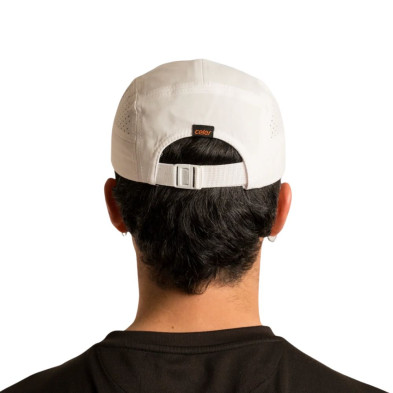 Gorra running Celer Beta blanco tejido transpirable que seca rápido