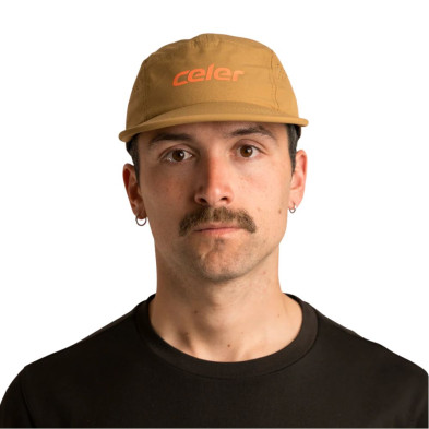 Gorra running Celer Beta Camel Cap  tejido transpirable que seca rápido