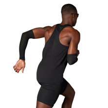 Camiseta tirantes Adidas Adizero Essentials Singlet hombre Black espalda con tirante único, corte olímpico
